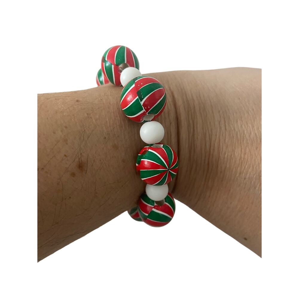 Holiday peppermint bead bracelet